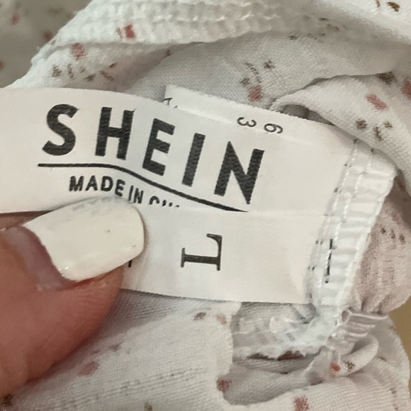 SHEIN ruffle top - Picture 3 of 5